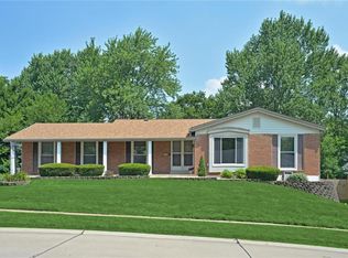 12087 Tangletree Dr, Saint Louis, MO 63146