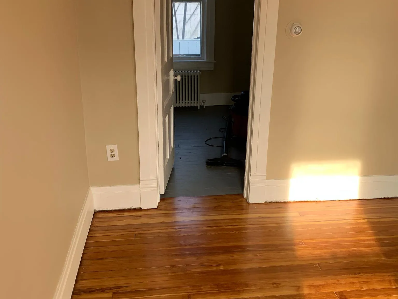 3 bed, $1,325 — Photo 4