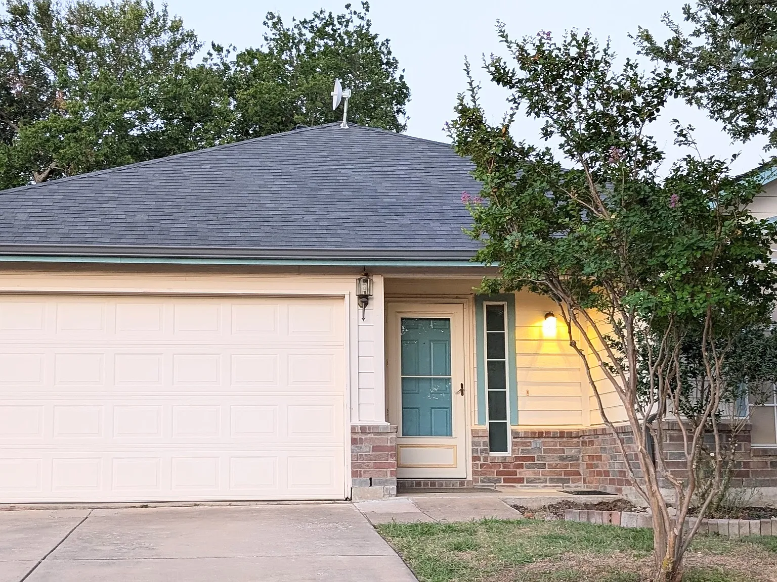 3 bed, 1332 sqft, $1,595 — Photo 2