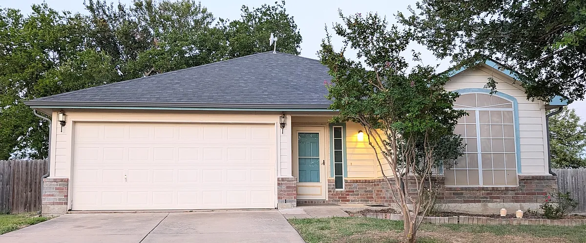 Welcome Home - 525 Oxford Loop