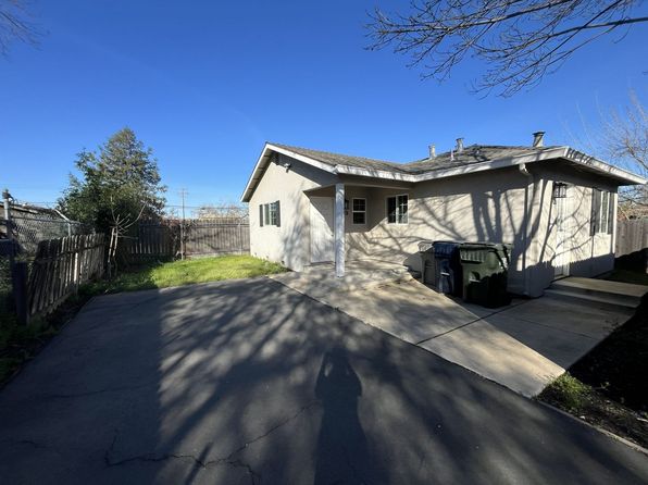 2569-2571 Erickson St