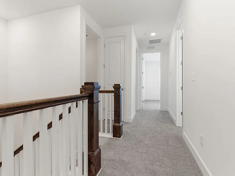309 Lynwood Station Blvd — Photo 19
