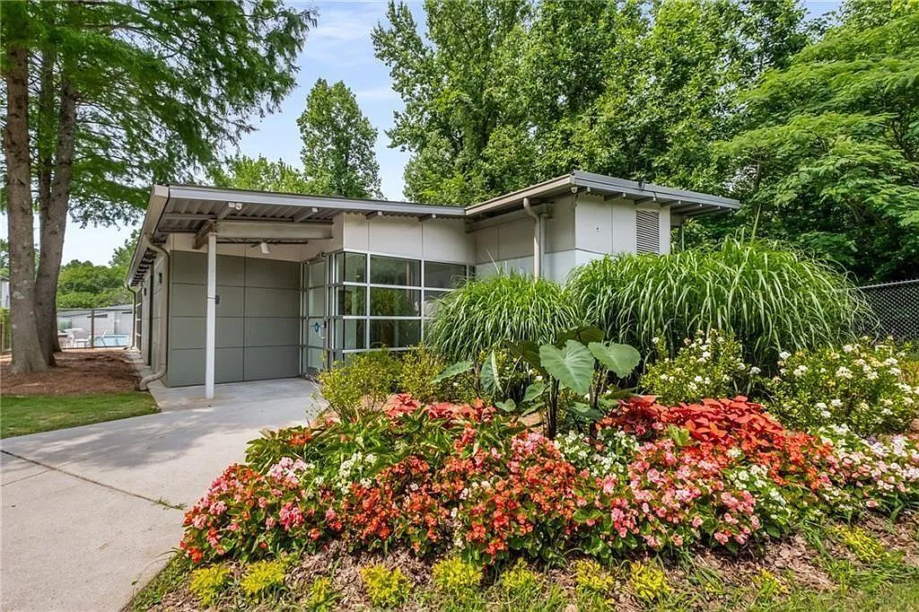 2 bed, 2.5 bath, 1984 sqft, $3,600 — Photo 4
