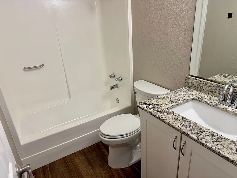 4414 W Altadena Ave — Photo 18
