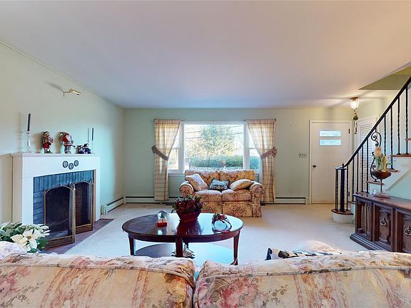 5th image of 121 Aspatuck Road
