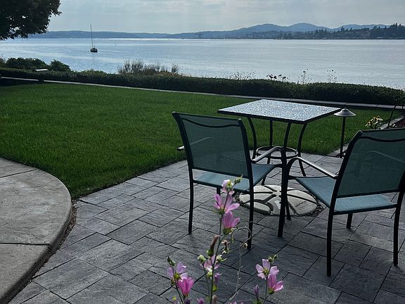 5th image of 4165 Beach Dr E