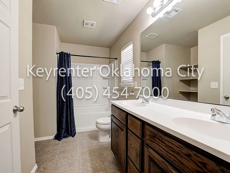 629 E Linden Ln — Photo 16