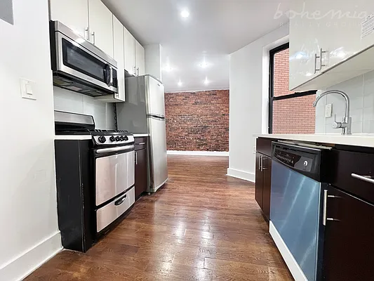 Rented by Bohemia Realty Group | media 13