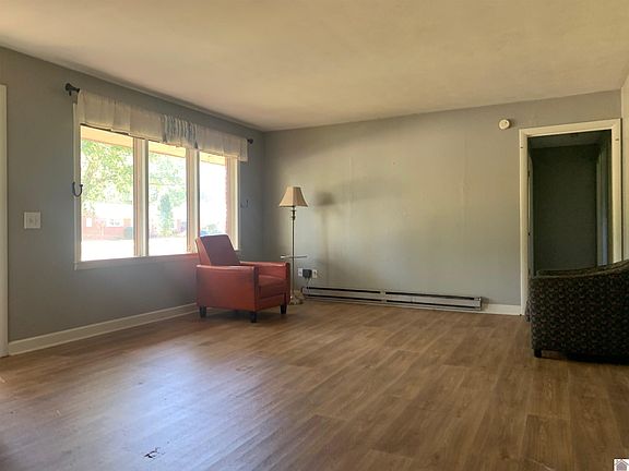 3rd image of 1606 Sunset Dr