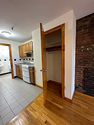 Rented by Voro, LLC | media 5