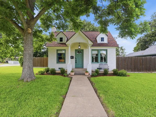 1302 Austin St, Richmond, TX 77469