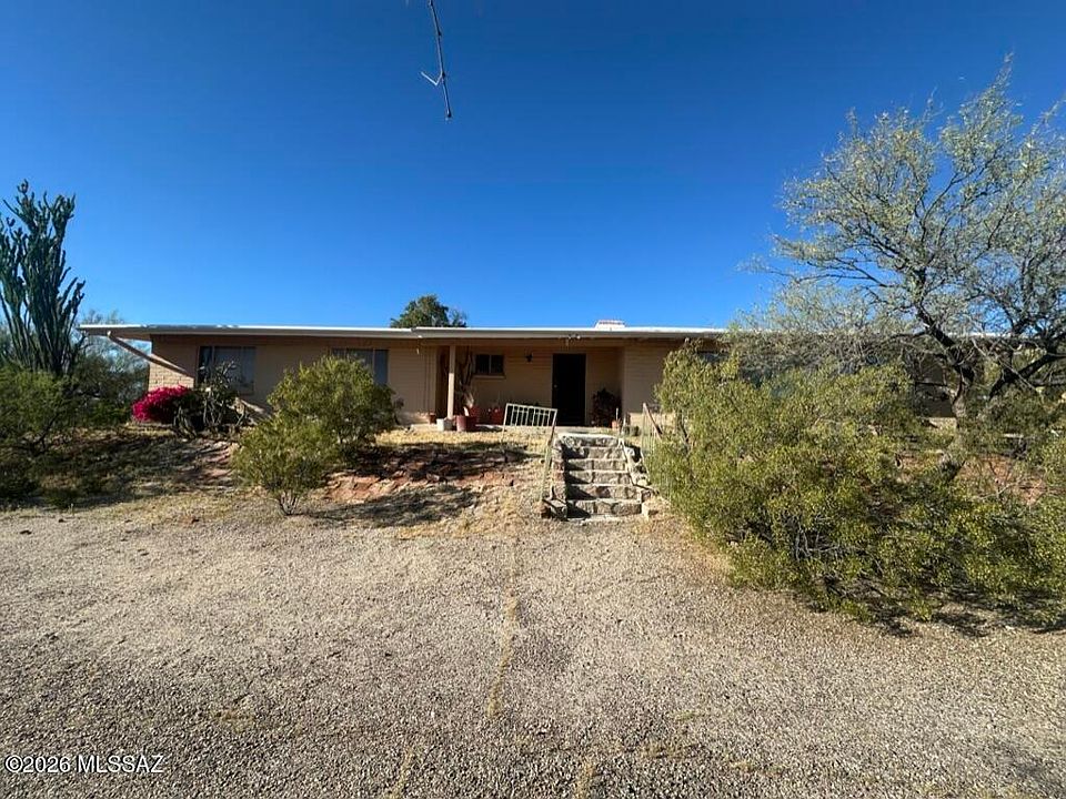 1st image of 132 W Old Ina Rd
