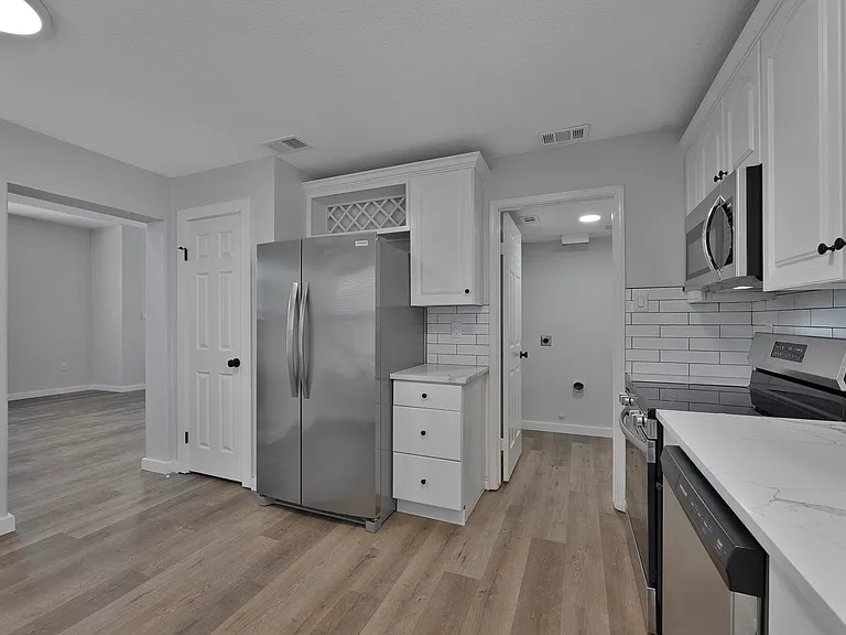 1911 Lavaca Ct — Photo 23