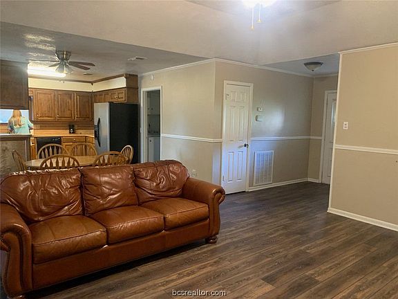 5th image of 1106 Hardwood Ln