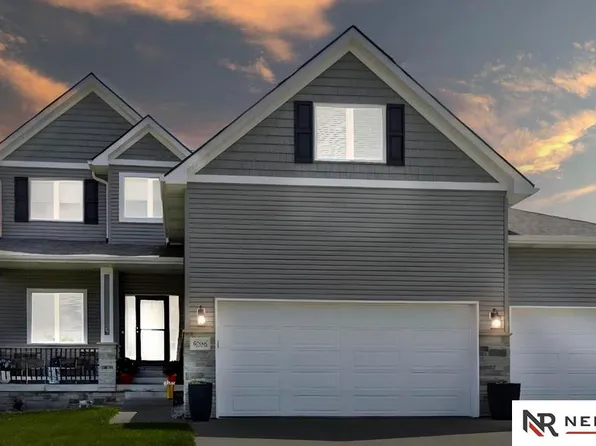 9334 Dutch Mill Ln, Lincoln, NE 68516