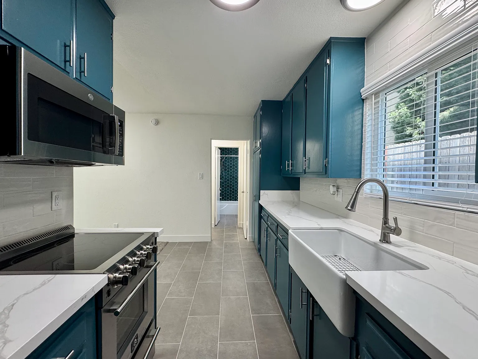 1 bed, $2,320 — Photo 3