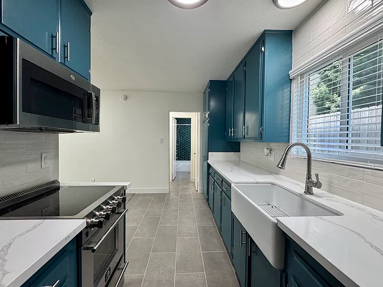 119 Bennett Ave — Photo 3