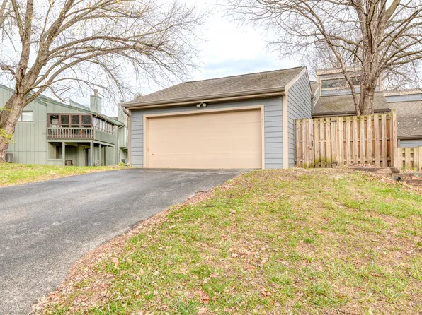 179 Sugarwood Ln, Avon, IN 46123