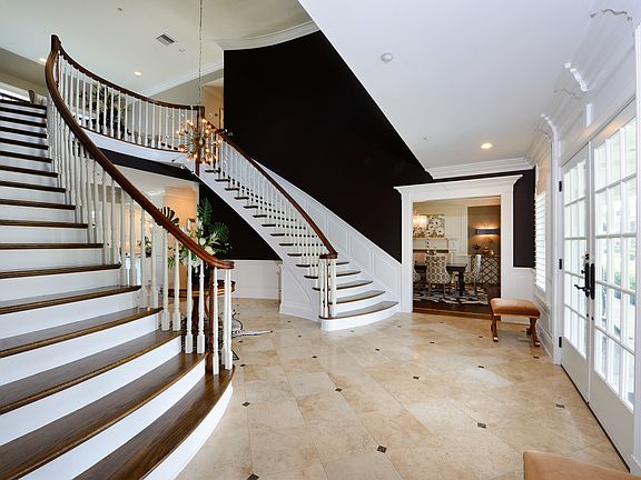 2 Carriage Hill Road