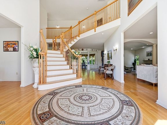 4th image of 6 Andre Ct