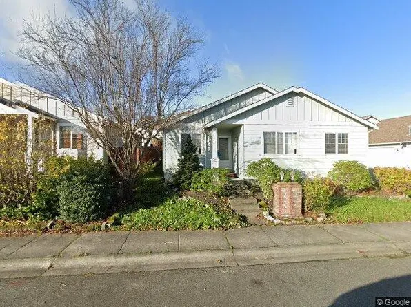 1055 NE Cordero Pl, Oak Harbor, WA 98277