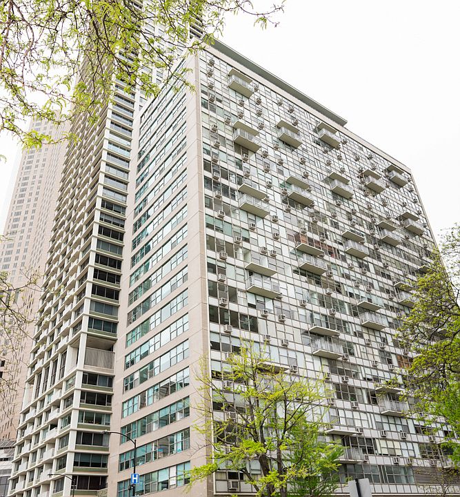 1st image of 1000 N Lake Shore Dr APT 809