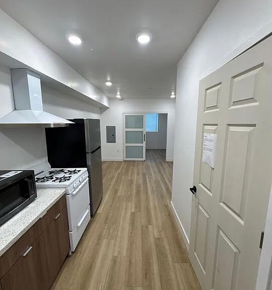 1039 E 28th St #207 — Photo 16