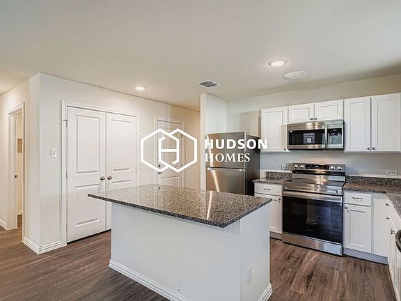 5th image of 1115 Turner St