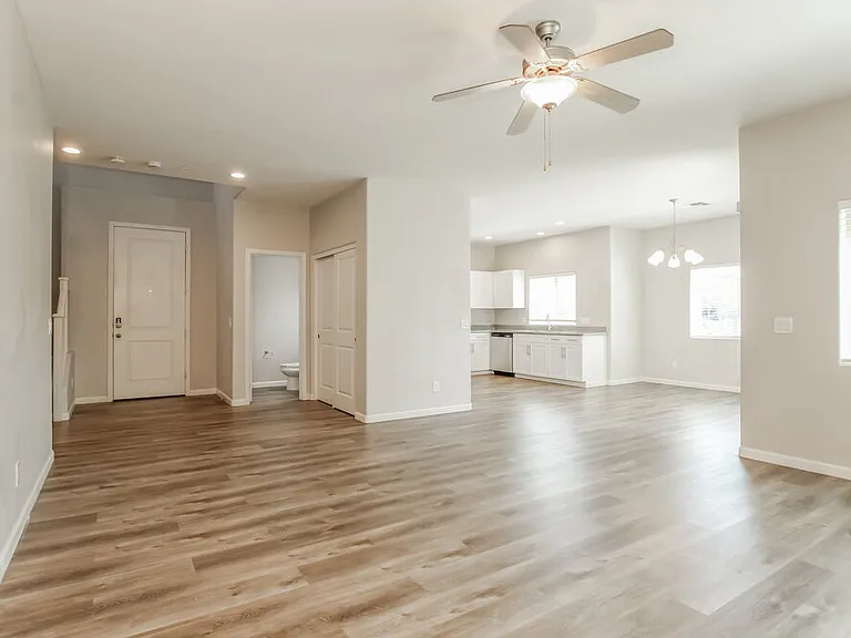 1807 W Minton St — Photo 5