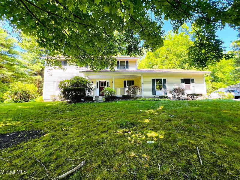2nd image of 7 Woods Way