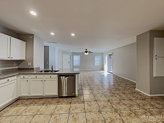 4th image of 43529 W Bedford Dr