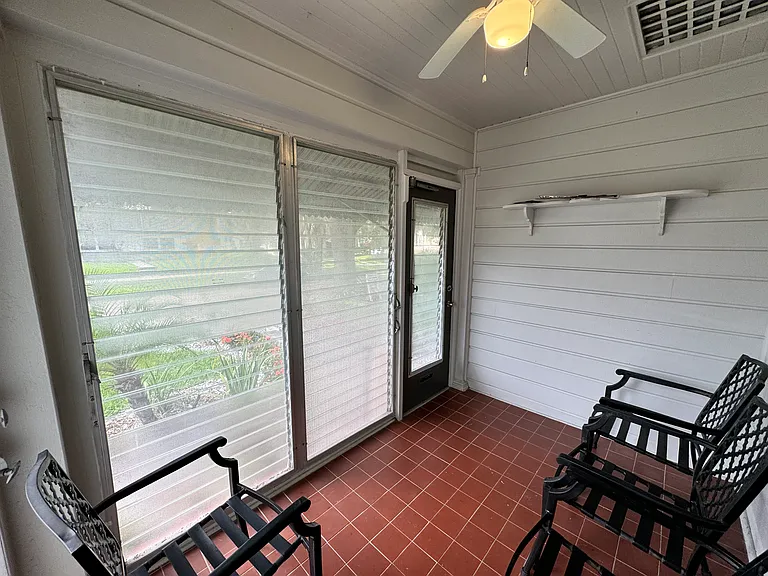 607 E Harwood St #609 — Photo 17
