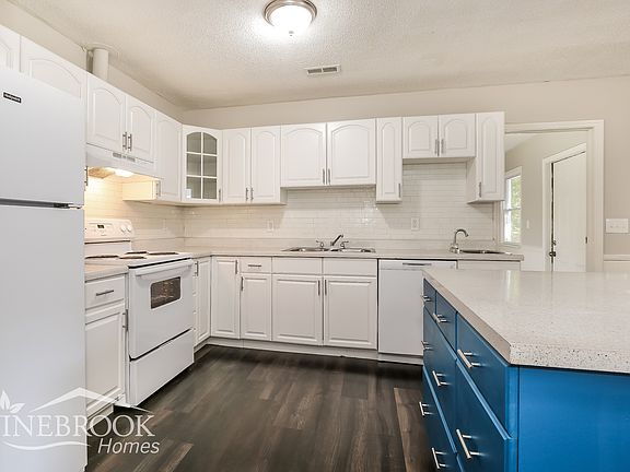 5th image of 3001 Boyle Ave