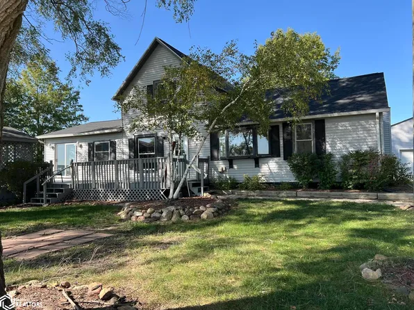 1689 Humphrey St, Osceola, IA 50213