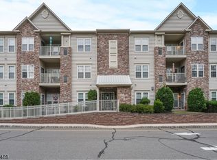 2 Waterman Ln UNIT 212, Hillsborough, NJ 08844