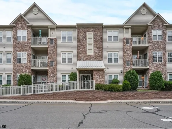 2 Waterman Ln #212, Hillsborough Twp., NJ 08844