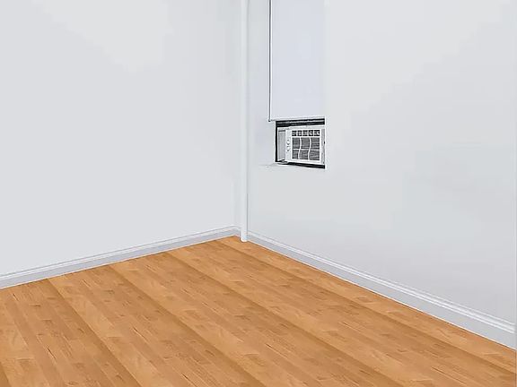 5th image of 323 W 42nd St APT 4W