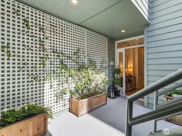 2349 Harbor Avenue SW #701, Seattle, WA 98126
