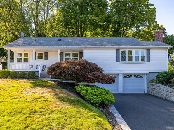 3 Yale Circle, Bloomfield, CT 06002