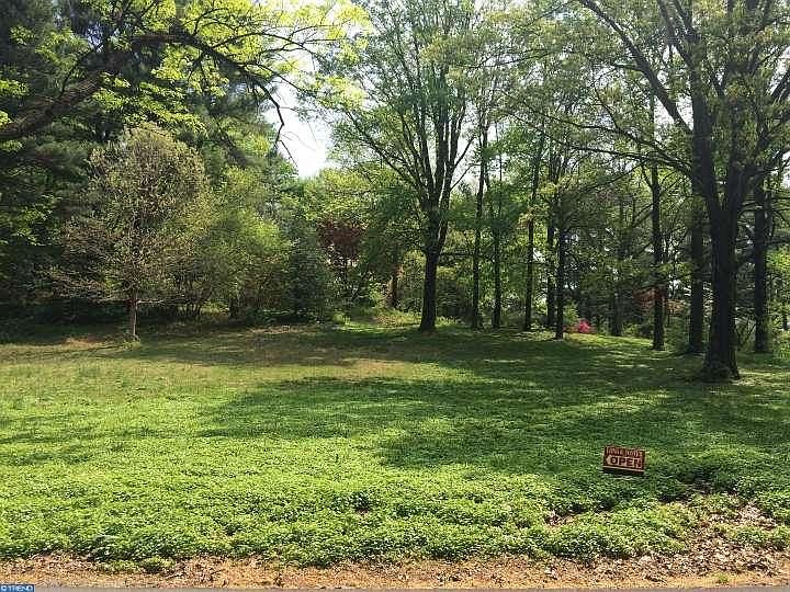 2nd image of 15 Nine Gates Rd