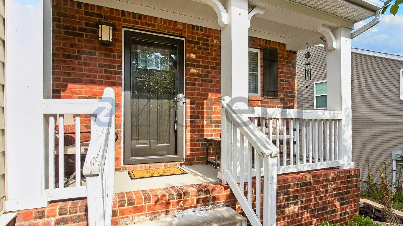 4 bed, 3.5 bath, 2267 sqft, $3,500 — Photo 3
