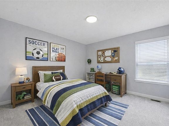 5th image of 706 Glenn Cir