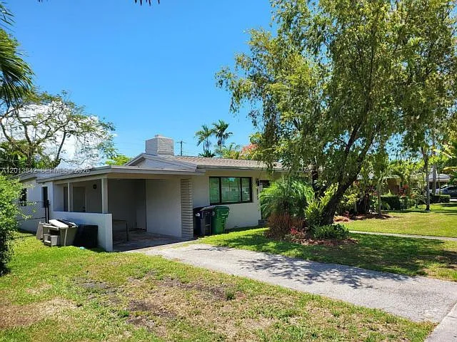 3 bed, 2.0 bath, 1644 sqft, $4,700 — Photo 2