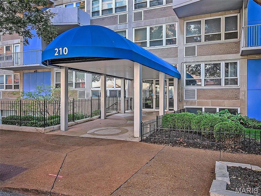 Studio, 1.0 bath, 427 sqft, $850 — Photo 1