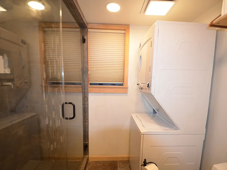 325-4 Oclock Rd #C-201 — Photo 7