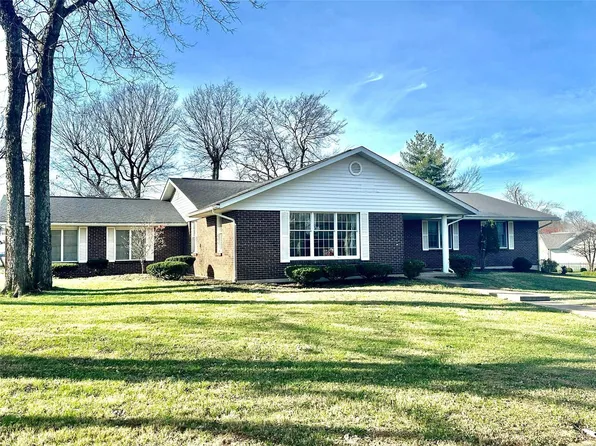 707 Ozark Dr, Farmington, MO 63640