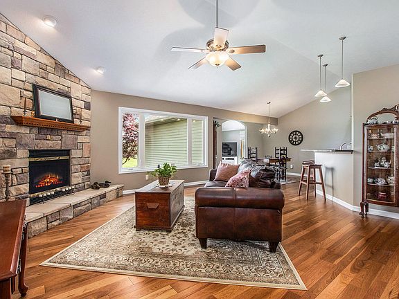 2nd image of 23234 Island Hills Dr