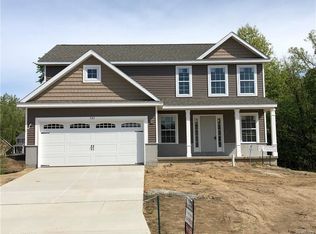 440 Edgewood Pass, Fenton, MI 48430