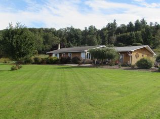 36 Cedar Ledge Ln, Tunkhannock, PA 18657