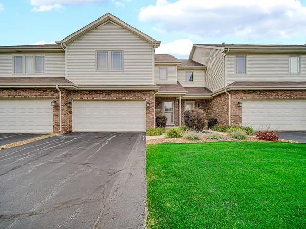 9793 Gettler St, Dyer, IN 46311